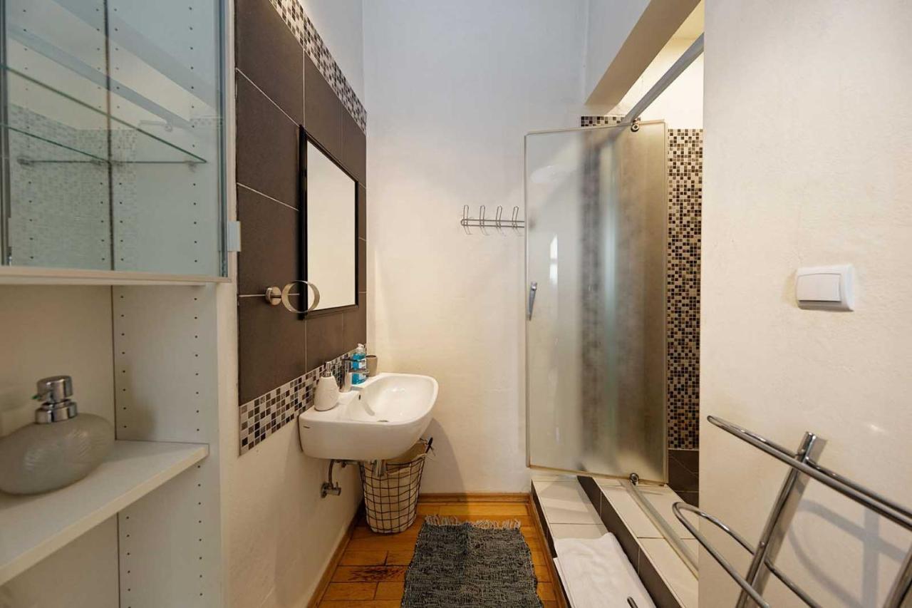 Peter'S Tower Apartments براغ المظهر الخارجي الصورة