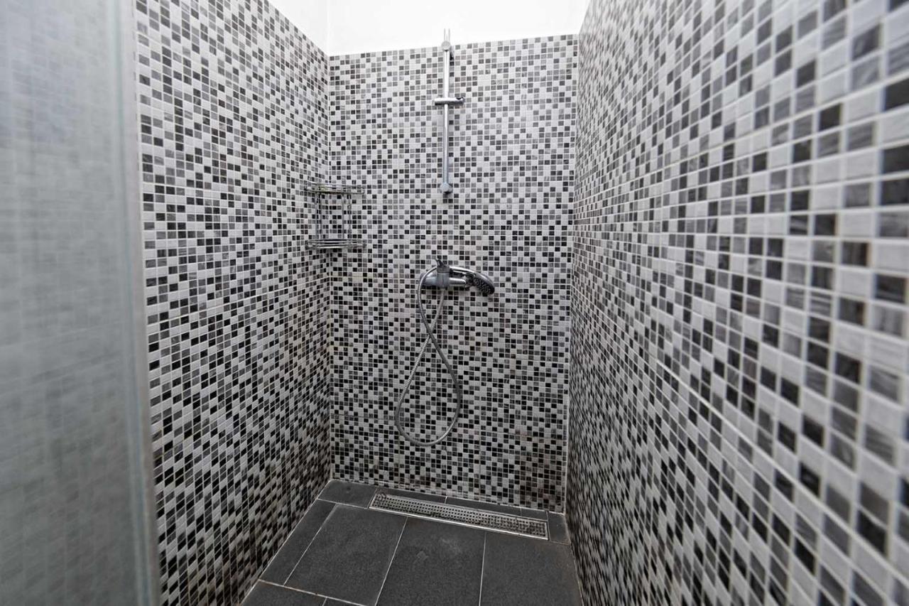 Peter'S Tower Apartments براغ المظهر الخارجي الصورة