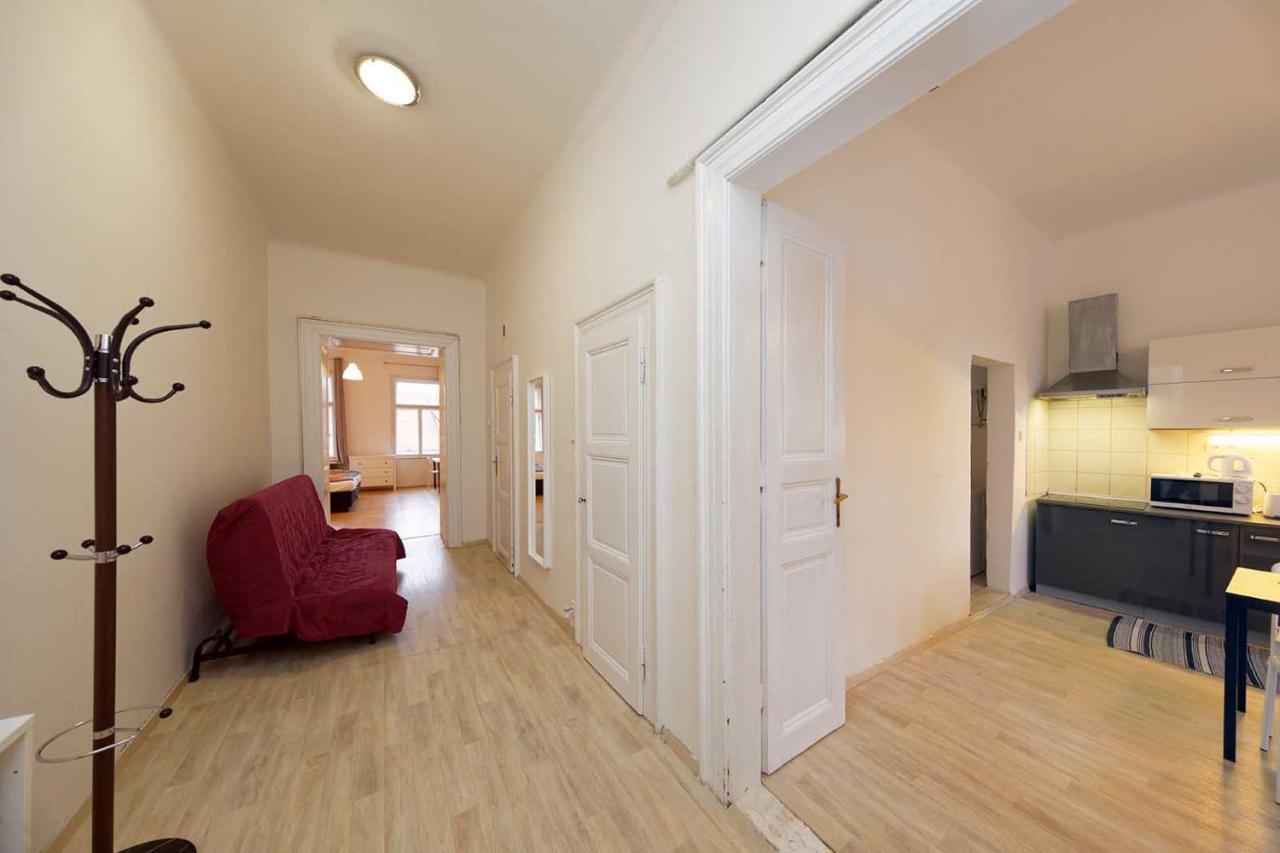 Peter'S Tower Apartments براغ المظهر الخارجي الصورة