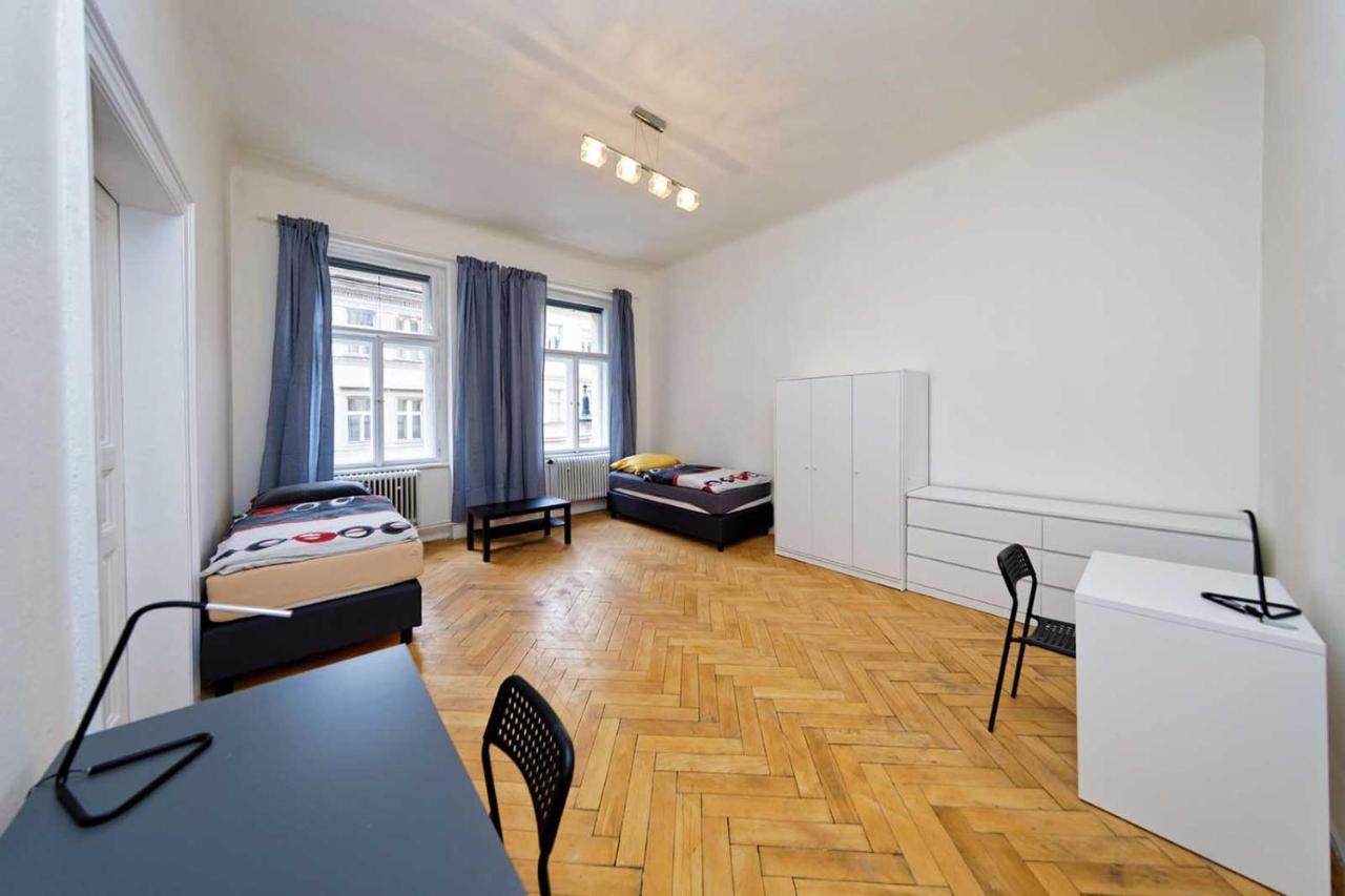 Peter'S Tower Apartments براغ المظهر الخارجي الصورة