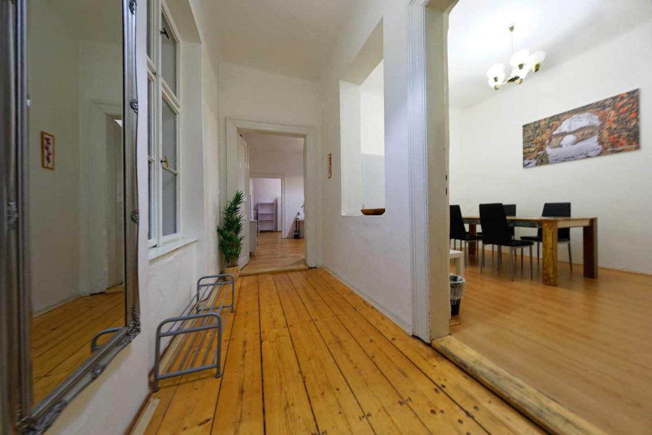 Peter'S Tower Apartments براغ المظهر الخارجي الصورة