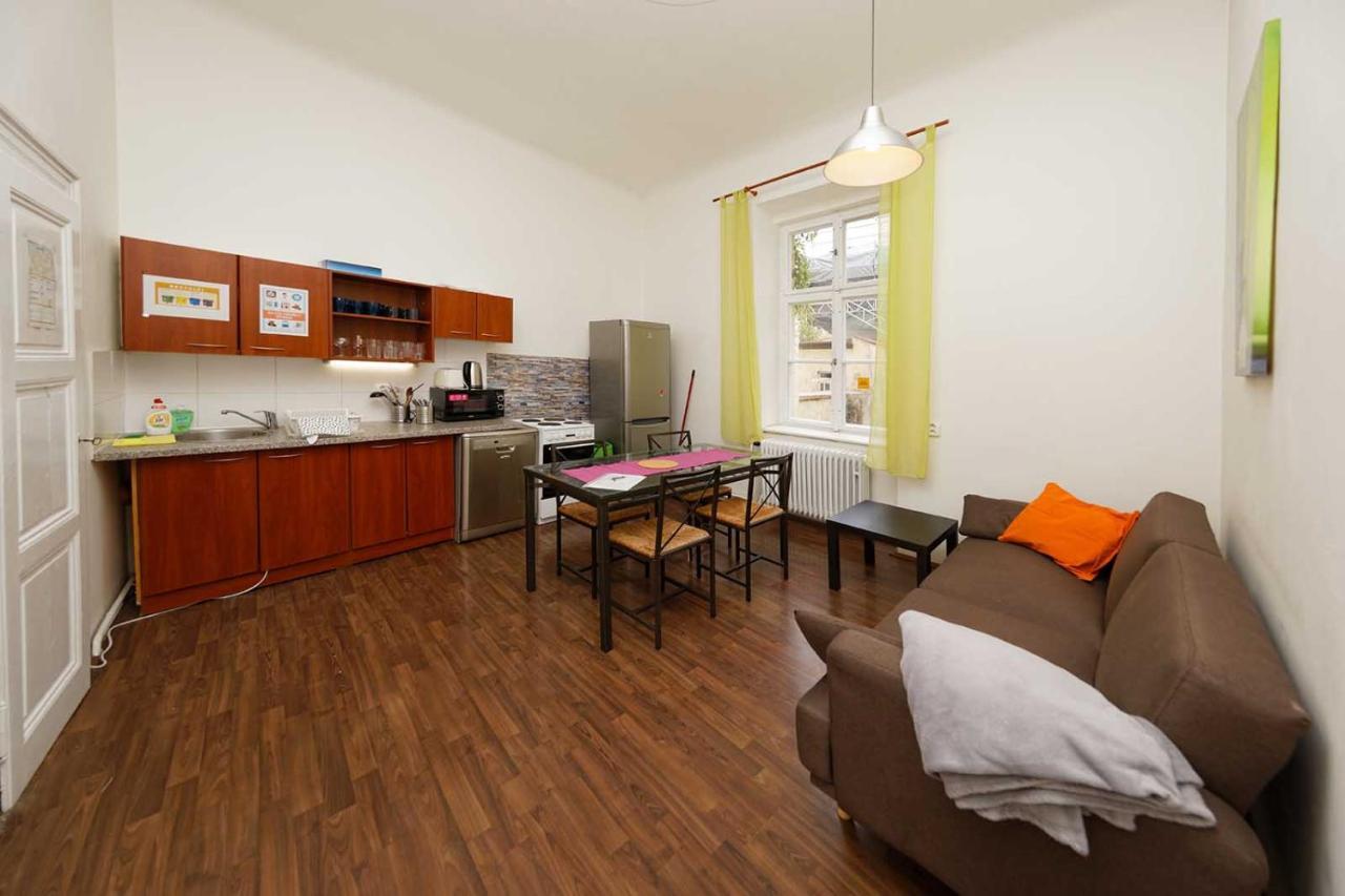 Peter'S Tower Apartments براغ المظهر الخارجي الصورة