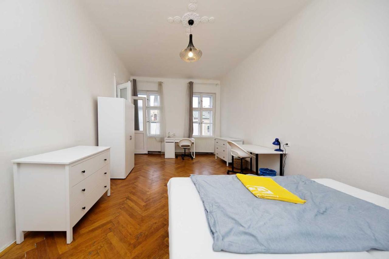 Peter'S Tower Apartments براغ المظهر الخارجي الصورة