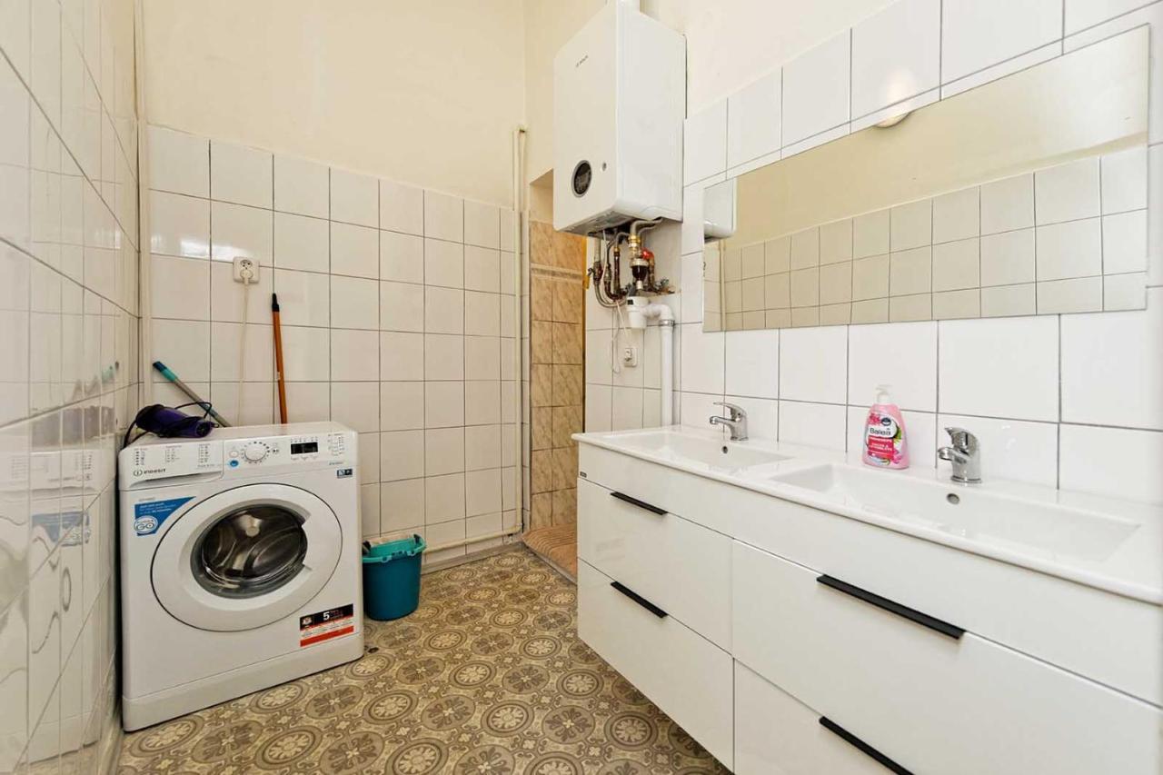 Peter'S Tower Apartments براغ المظهر الخارجي الصورة